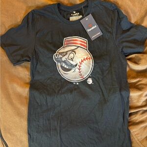 NWT Cincinnati Reds Tshirt
